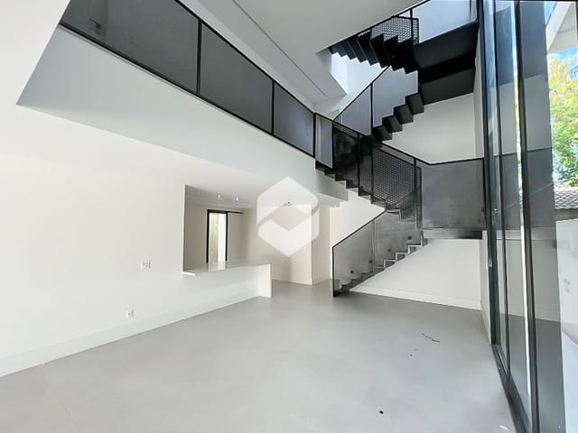 Casa com 282m² 6 quartos e 8 banheiros, à venda, no bairro Recreio dos Bandeirantes em Rio de Janeiro