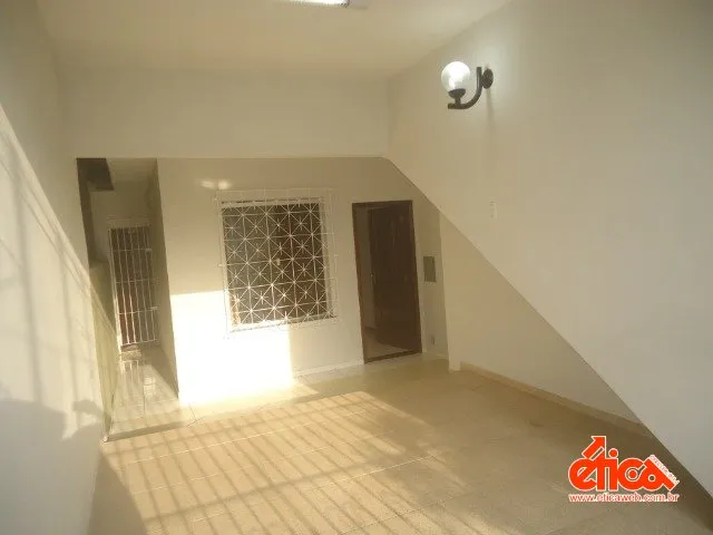 Casa 2 quartos e 1 banheiro, para alugar, no bairro SACRAMENTA em Belém
