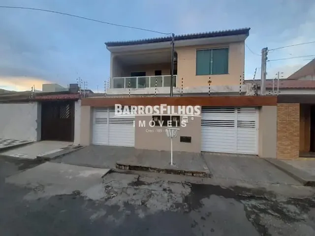 Casa com 228m² 3 quartos e 2 banheiros, à venda, no bairro São Conrado em Aracaju