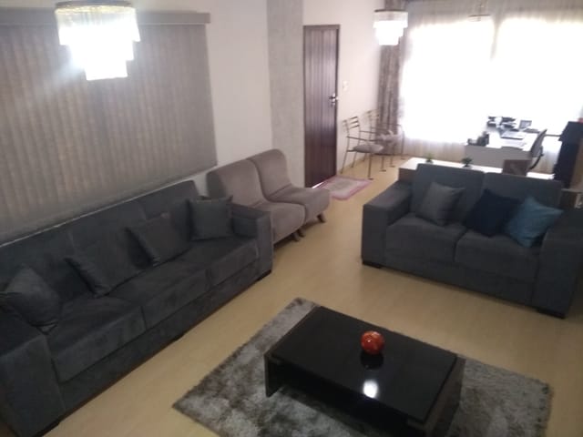 Casa com 246m² 3 quartos e 3 banheiros, à venda, no bairro Chapada em Ponta Grossa