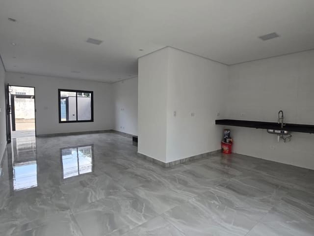 Casa com 123m² 3 quartos e 2 banheiros, à venda, no bairro Vila Cecília em Mogi das Cruzes