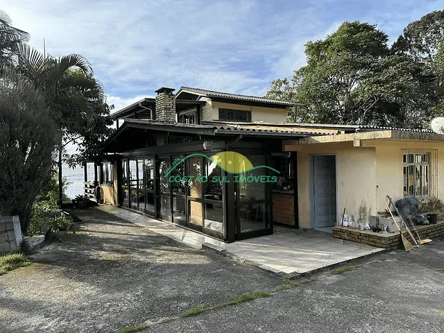 Casa com 16000m² 3 quartos e 2 banheiros, à venda, no bairro Ribeirão da Ilha em Florianópolis