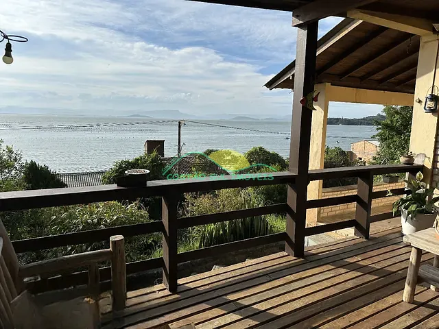 Casa com 16000m² 3 quartos e 2 banheiros, à venda, no bairro Ribeirão da Ilha em Florianópolis