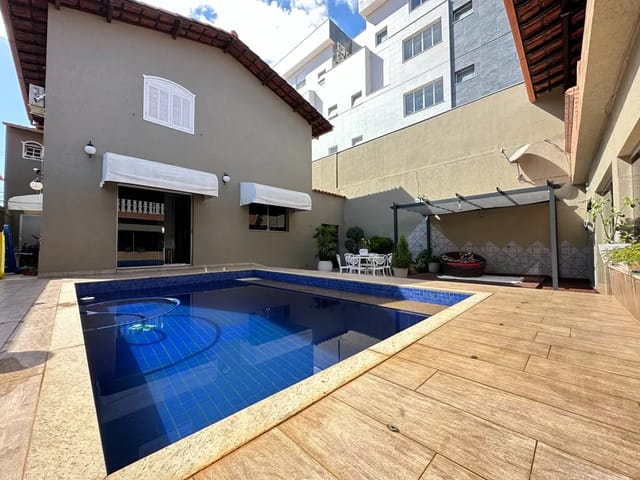 Foto do Casa - Casa com 04 quartos sendo 03 suítes, armários planejados e lazer com piscina, Planalto, Belo Horizonte, MG | Deltalar Imóveis