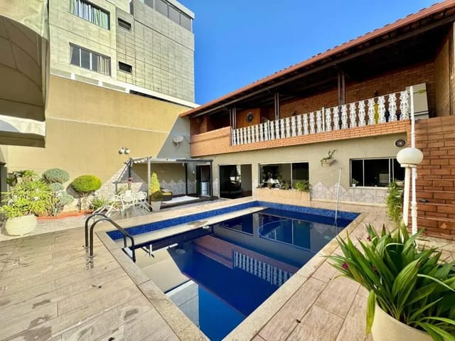 Foto do Casa - Casa com 04 quartos sendo 03 suítes, armários planejados e lazer com piscina, Planalto, Belo Horizonte, MG | Deltalar Imóveis