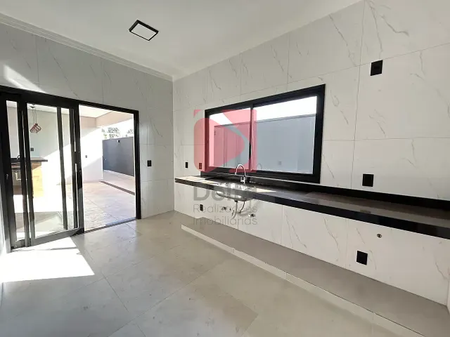 Casa 3 quartos e 2 banheiros, à venda, no bairro Centro em Pirassununga