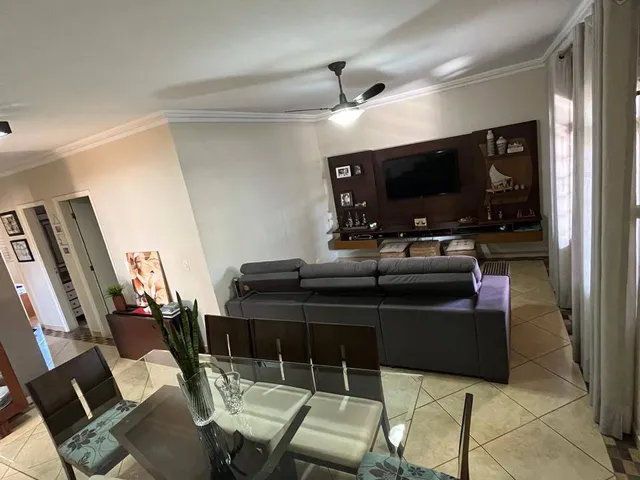 Casa com 360m² 4 quartos e 3 banheiros, à venda, no bairro San Fernando em Londrina