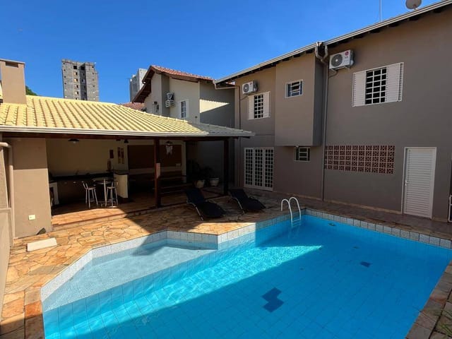 Casa com 360m² 4 quartos e 3 banheiros, à venda, no bairro San Fernando em Londrina