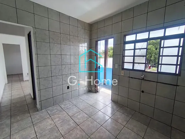 Casa com 55m² 2 quartos e 1 banheiro, para alugar, no bairro Franciscato em Londrina