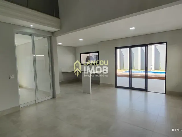 Casa com 306m² 3 quartos e 2 banheiros, à venda, no bairro Jardim Celeste em Jundiaí