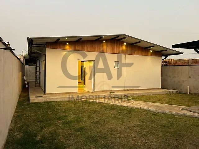 Casa com 390m² 2 quartos e 2 banheiros, à venda ou para alugar, no bairro Secção A em Holambra