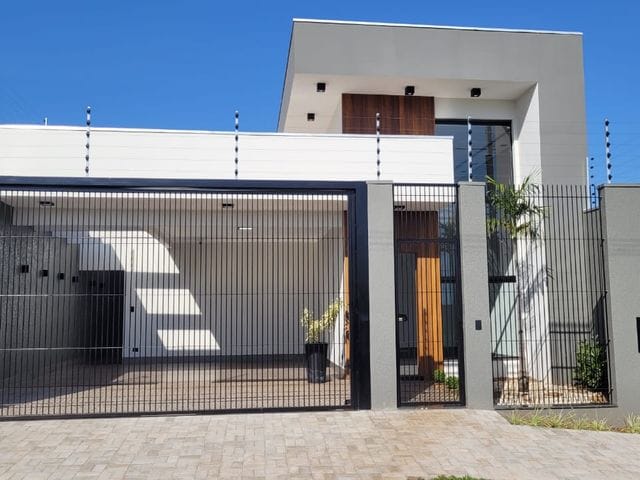 Casa com 204m² 3 quartos e 2 banheiros, à venda, no bairro Jardim Munique em Maringá