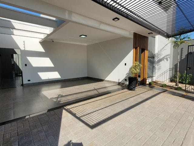 Casa com 204m² 3 quartos e 2 banheiros, à venda, no bairro Jardim Munique em Maringá