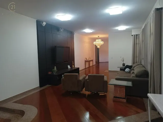 Casa com 666m² 5 quartos e 6 banheiros, à venda, no bairro Mediterrâneo em Londrina