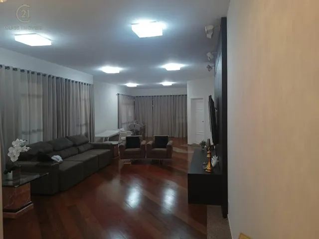Casa com 666m² 5 quartos e 6 banheiros, à venda, no bairro Mediterrâneo em Londrina