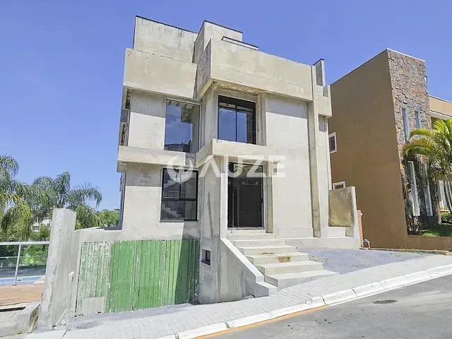 Casa com 326m² 3 quartos e 6 banheiros, à venda, no bairro Santa Cândida em Curitiba
