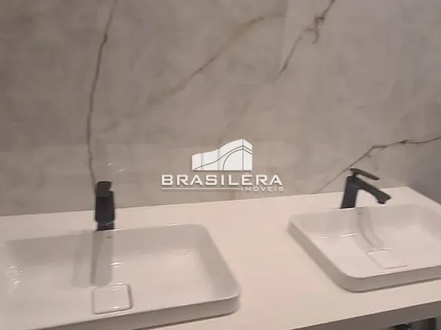Casa com 362m² 3 quartos e 5 banheiros, à venda, no bairro 00 em Senador Canedo