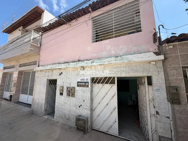 Casa 4 quartos e 4 banheiros, à venda, no bairro Lomanto Júnior em Juazeiro