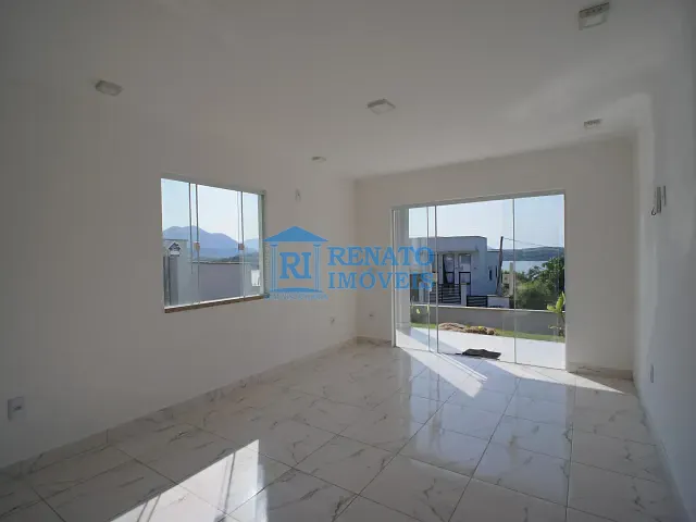 Casa 2 quartos e 1 banheiro, para alugar, no bairro Jacaroá em Maricá