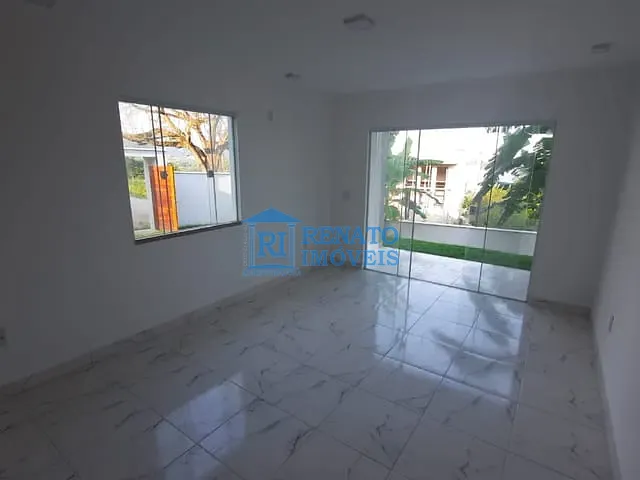 Casa 2 quartos e 1 banheiro, para alugar, no bairro Jacaroá em Maricá