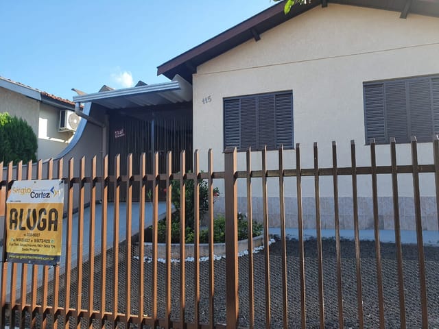 Casa com 250m² 3 quartos e 2 banheiros, à venda, no bairro Bandeirantes em Londrina