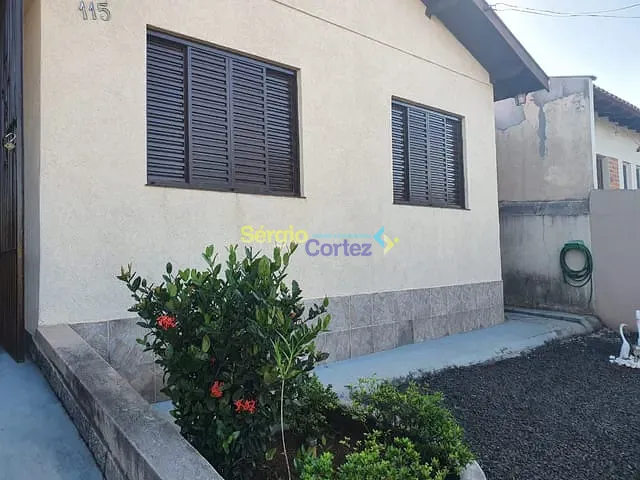 Casa com 250m² 3 quartos e 2 banheiros, à venda, no bairro Bandeirantes em Londrina