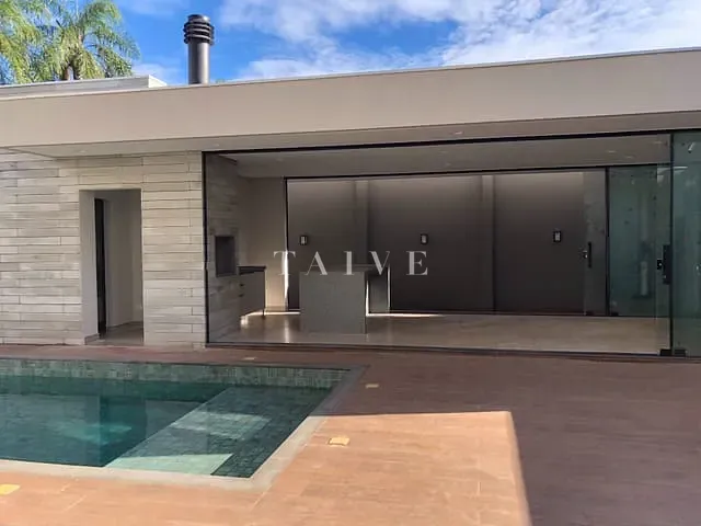 Casa com 600m² 4 quartos e 5 banheiros, à venda, no bairro Esperança em Londrina