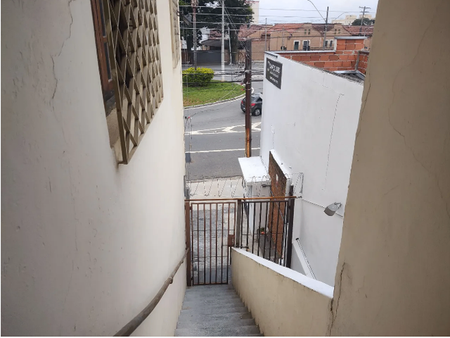 Casa 3 quartos e 2 banheiros, para alugar, no bairro Centro em Taubaté