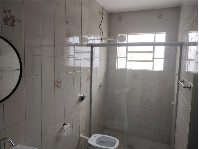 Casa 3 quartos e 2 banheiros, para alugar, no bairro Centro em Taubaté