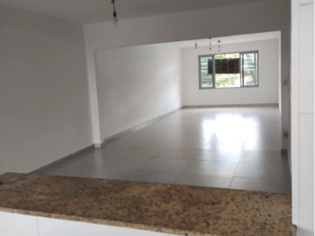 Casa 3 quartos e 2 banheiros, para alugar, no bairro Centro em Taubaté