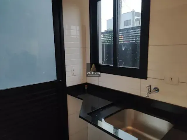 Casa com 280m² 4 quartos e 1 banheiro, à venda, no bairro Loteamento Floresta em São José dos Campos