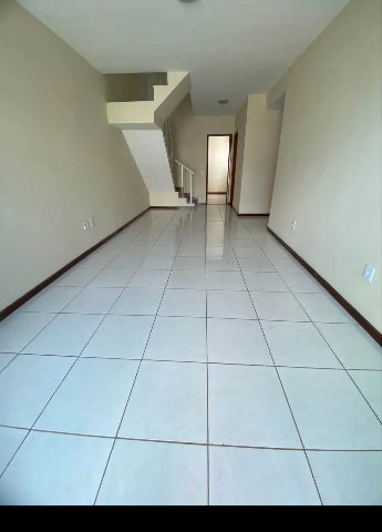 Casa com 105m² 2 quartos e 3 banheiros, à venda, no bairro Village Rio das Ostras em Rio das Ostras