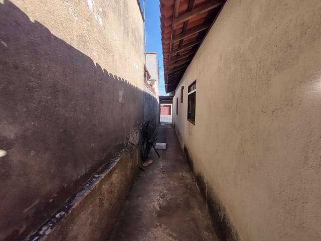 Casa com 200m² 2 quartos e 1 banheiro, à venda, no bairro Jardim Maestro Mourão em São João da Boa Vista