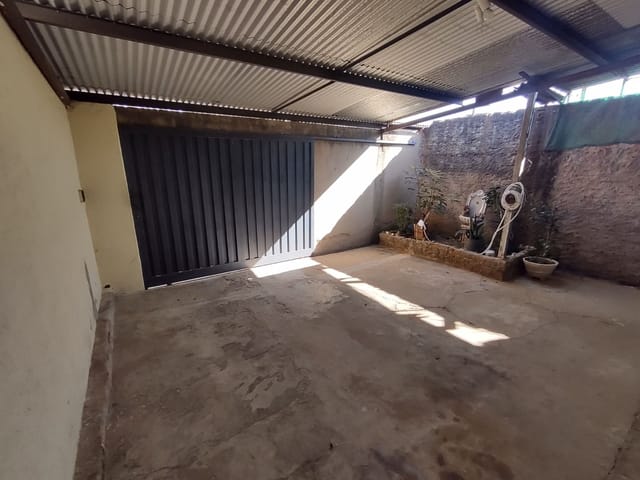 Casa com 200m² 2 quartos e 1 banheiro, à venda, no bairro Jardim Maestro Mourão em São João da Boa Vista