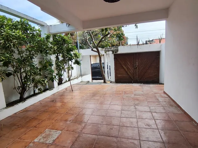 Casa 4 quartos e 3 banheiros, para alugar, no bairro Coroa do Meio em Aracaju