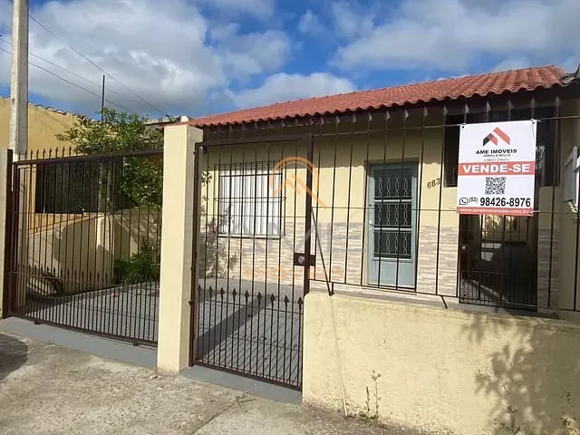 Casa 2 quartos e 2 banheiros, à venda, no bairro Fragata em Pelotas