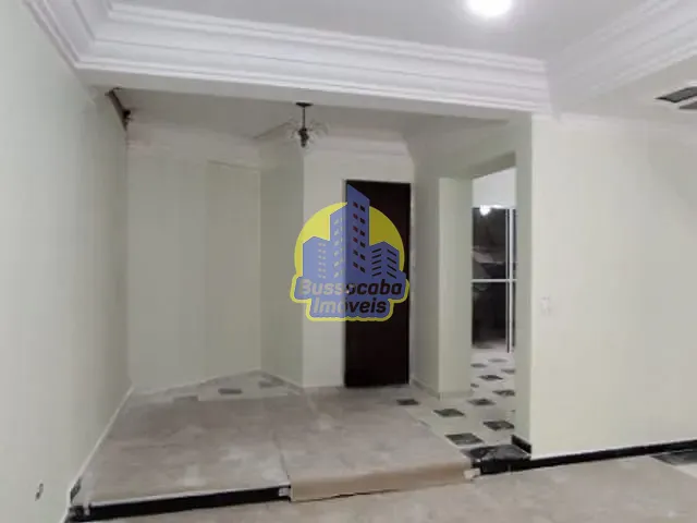 Casa com 500m² 3 quartos e 3 banheiros, para alugar, no bairro Centro em Osasco