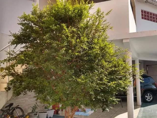 Casa com 250m² 3 quartos e 3 banheiros, à venda, no bairro Jardim Jacinto em Jacareí