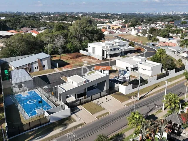Casa com 373m² 4 quartos e 6 banheiros, à venda, no bairro Santa Felicidade em Curitiba