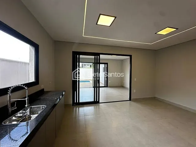 Casa com 300m² 3 quartos e 4 banheiros, à venda, no bairro Parque Nova Carioba em Americana