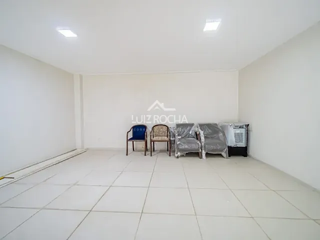 Casa com 250m² 4 quartos e 5 banheiros, à venda, no bairro Moinho Velho em Cotia