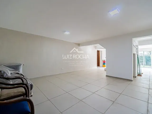 Casa com 250m² 4 quartos e 5 banheiros, à venda, no bairro Moinho Velho em Cotia