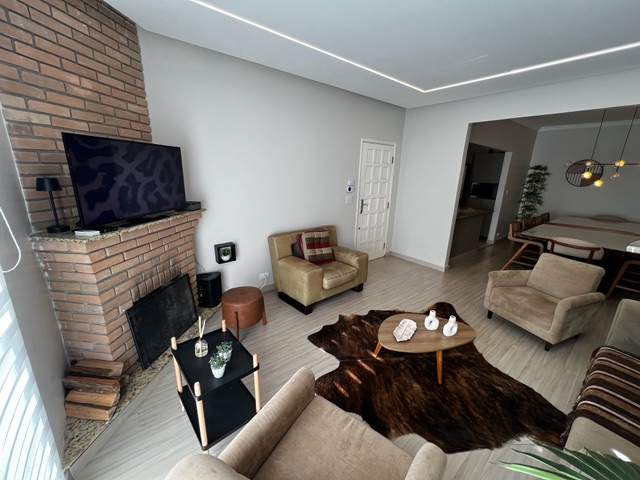 Casa com 360m², à venda, no bairro Jardim Vilas Boas em Londrina
