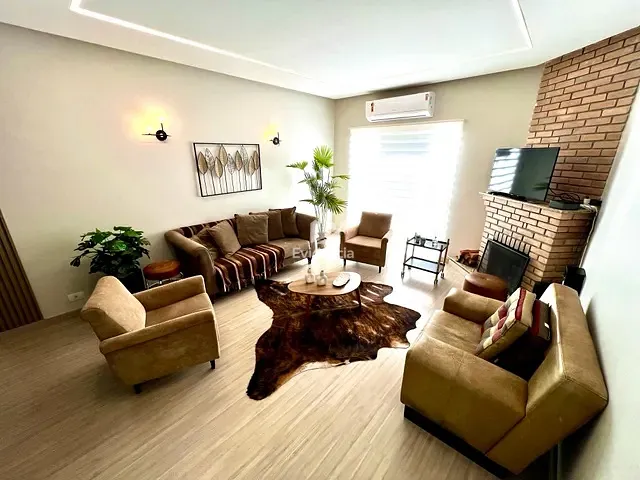 Casa com 360m², à venda, no bairro Jardim Vilas Boas em Londrina