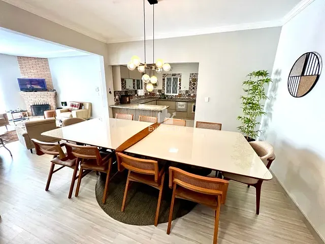 Casa com 360m², à venda, no bairro Jardim Vilas Boas em Londrina