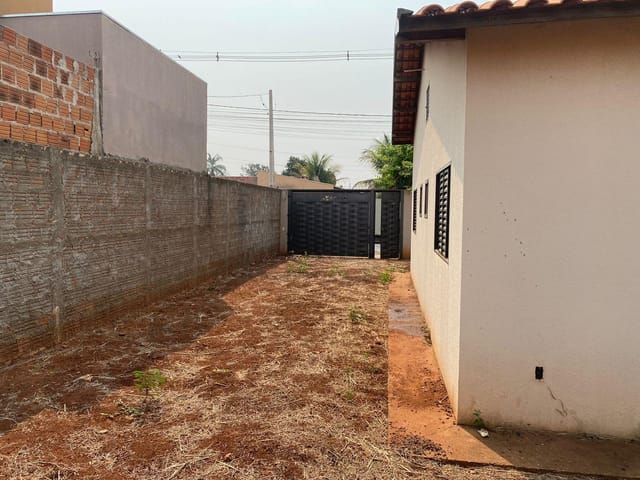 Casa 2 quartos e 2 banheiros, à venda, no bairro Residencial São Thomaz em São José do Rio Preto