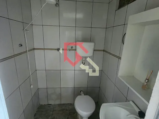Casa 1 quarto e 1 banheiro, para alugar, no bairro Parque das Américas em Mauá