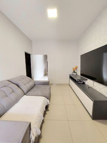 Casa 3 quartos e 2 banheiros, à venda, no bairro Jardim Itália em Nova Mutum