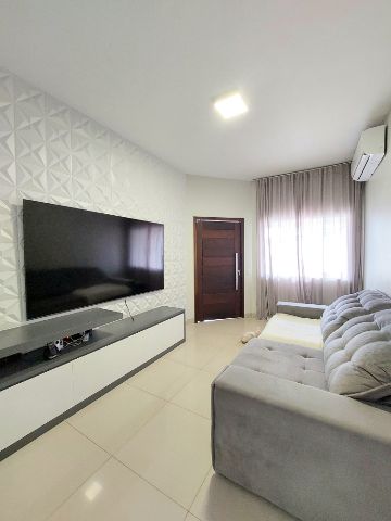 Casa 3 quartos e 2 banheiros, à venda, no bairro Jardim Itália em Nova Mutum