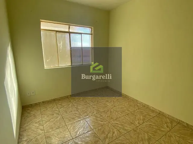 Casa 3 quartos e 1 banheiro, para alugar, no bairro Santa Efigênia em Lavras